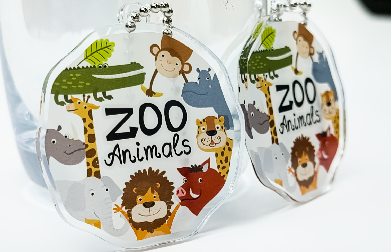 動物園のグッズにぴったり！かわいいイラストのアクリルキーホルダー（ZOO）