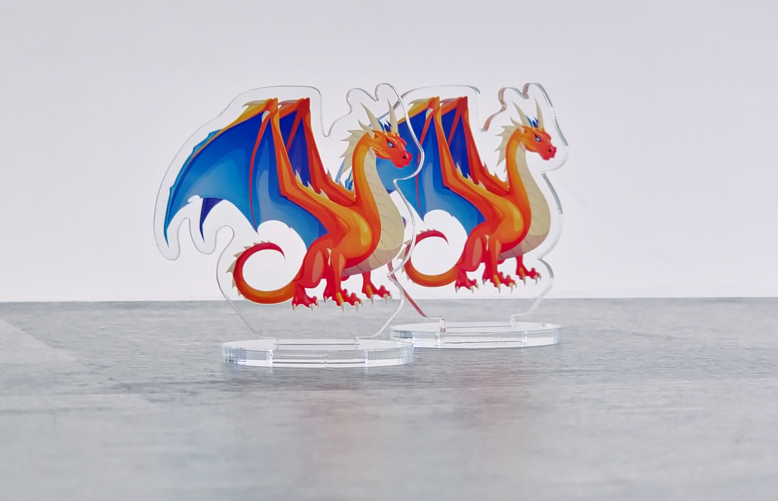 繊細なキャラクターもキレイに再現！形状も自由に設計できるオリジナルアクリルスタンド